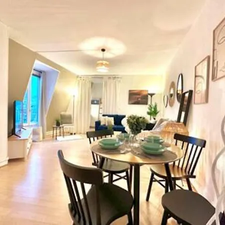 Apartment Rue Monmartre Opera Place Vandome Louvre Paris