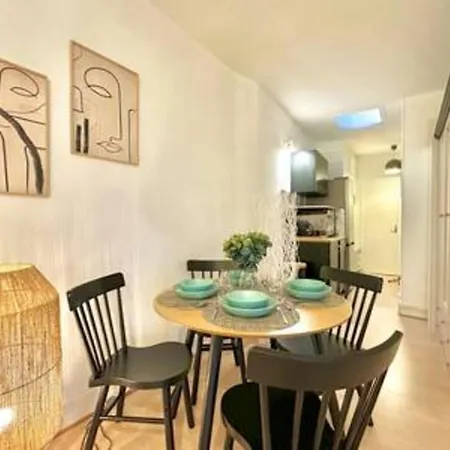 Rue Monmartre Opera Place Vandome Louvre Apartment Paris